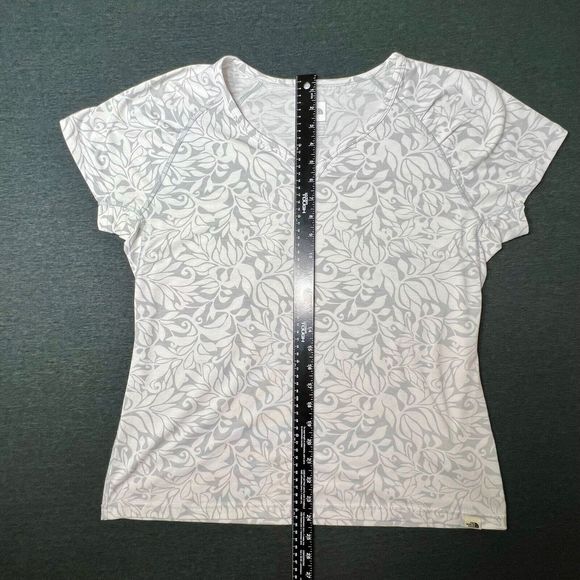 The North Face Fitted Tee White Floral T Shirt Short Sleeve V Neck Sz XL - Picture 9 of 12